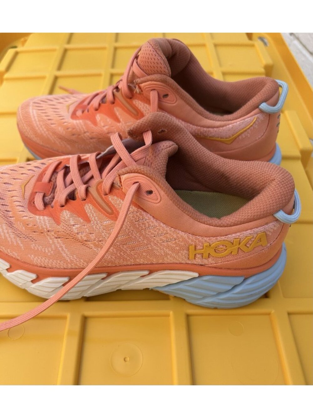 Women’s HOKA Gaviota 4 Shoes Size 7.5 Color Shell Coral/Peach Parfait. - Picture 3 of 8